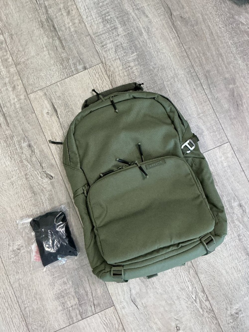 Brevitē The Jumper Large Camera Backpack Pine Green NWT + Rain Cover
